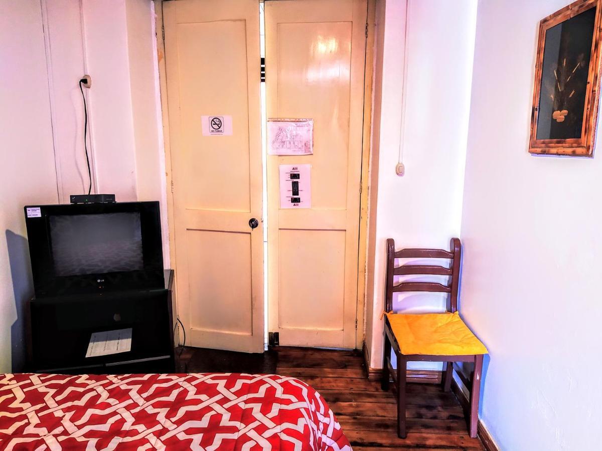 Hostal Latitud Ecuem Quito Exterior photo