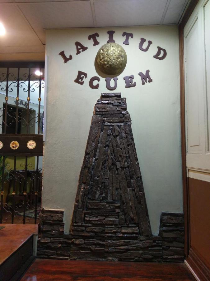 Hostal Latitud Ecuem Quito Exterior photo