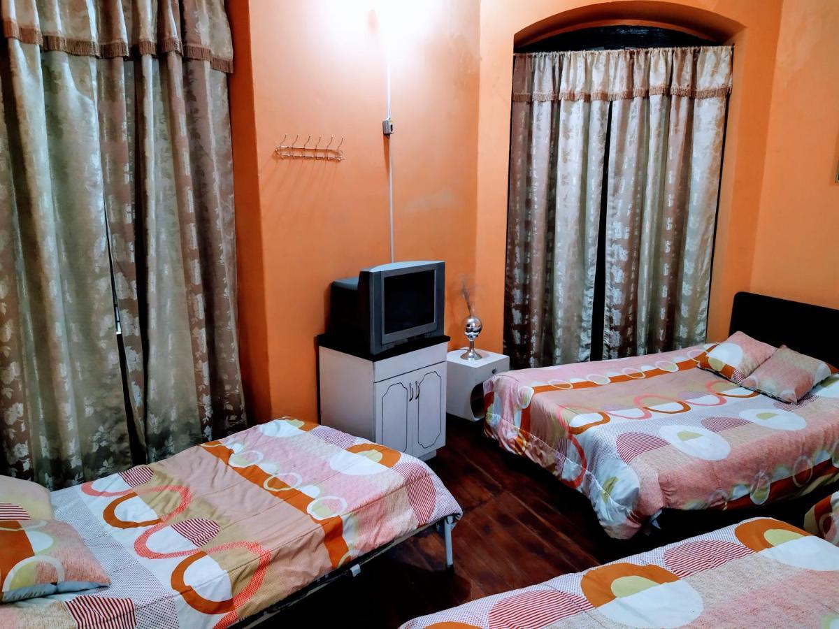 Hostal Latitud Ecuem Quito Exterior photo