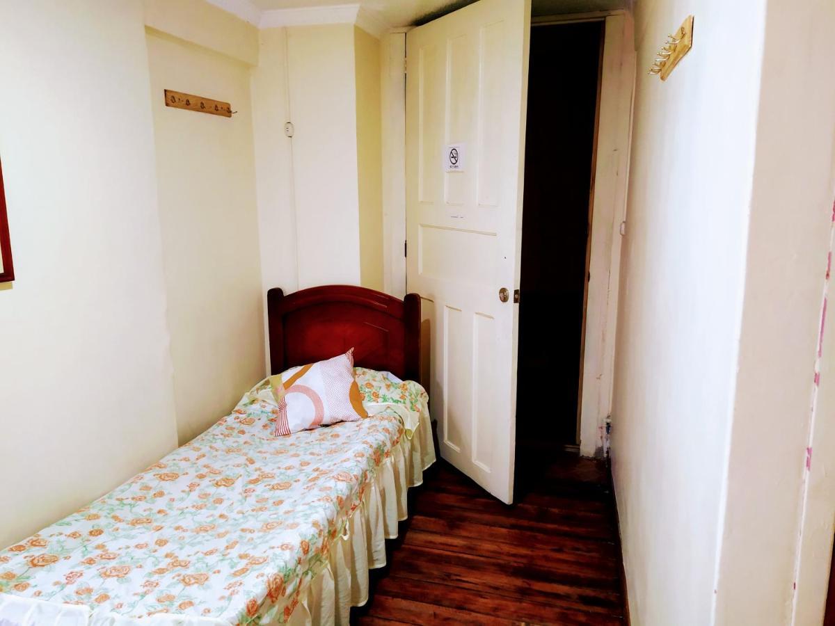 Hostal Latitud Ecuem Quito Exterior photo