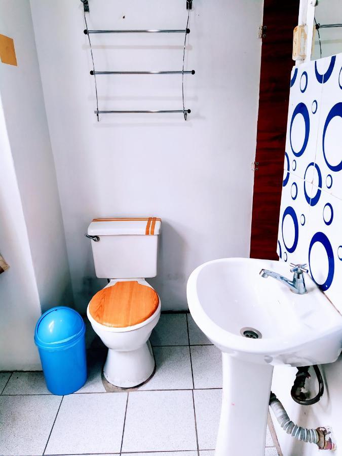 Hostal Latitud Ecuem Quito Exterior photo