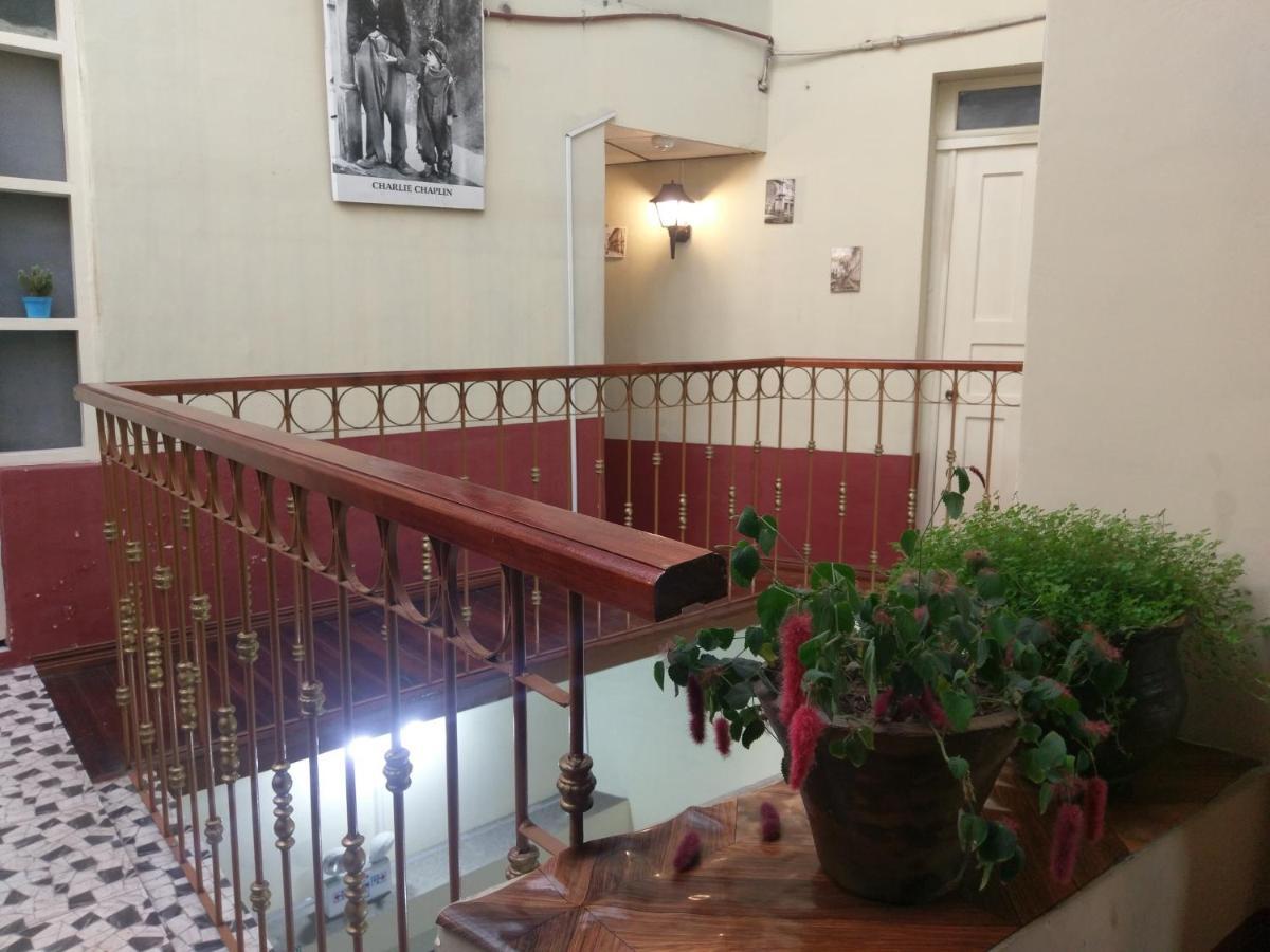 Hostal Latitud Ecuem Quito Exterior photo