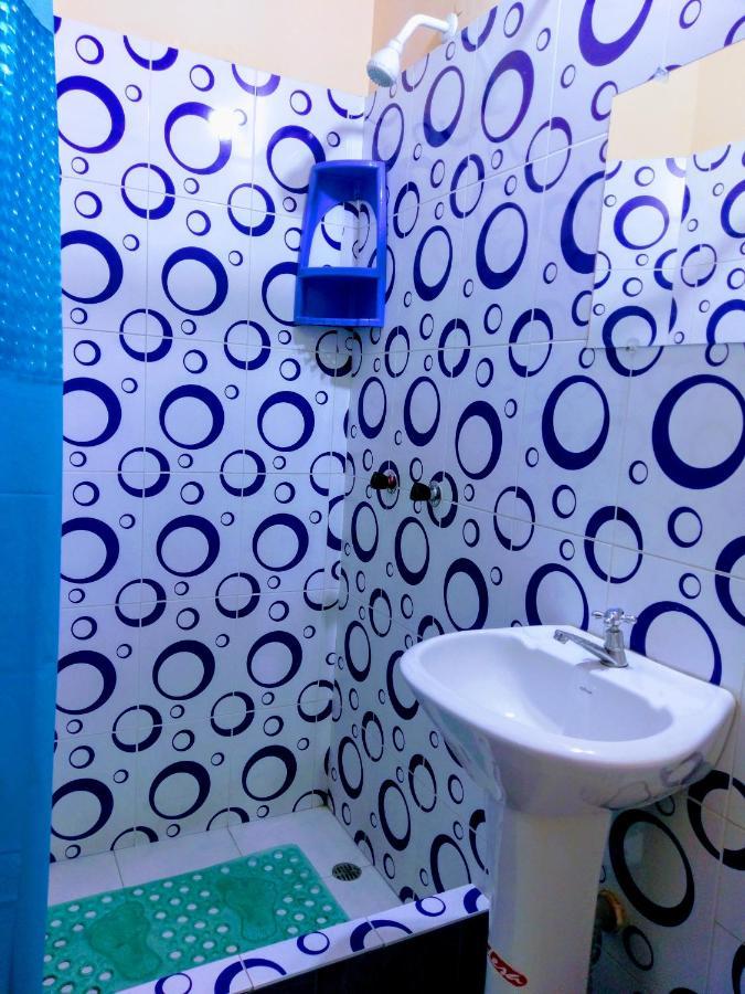 Hostal Latitud Ecuem Quito Exterior photo