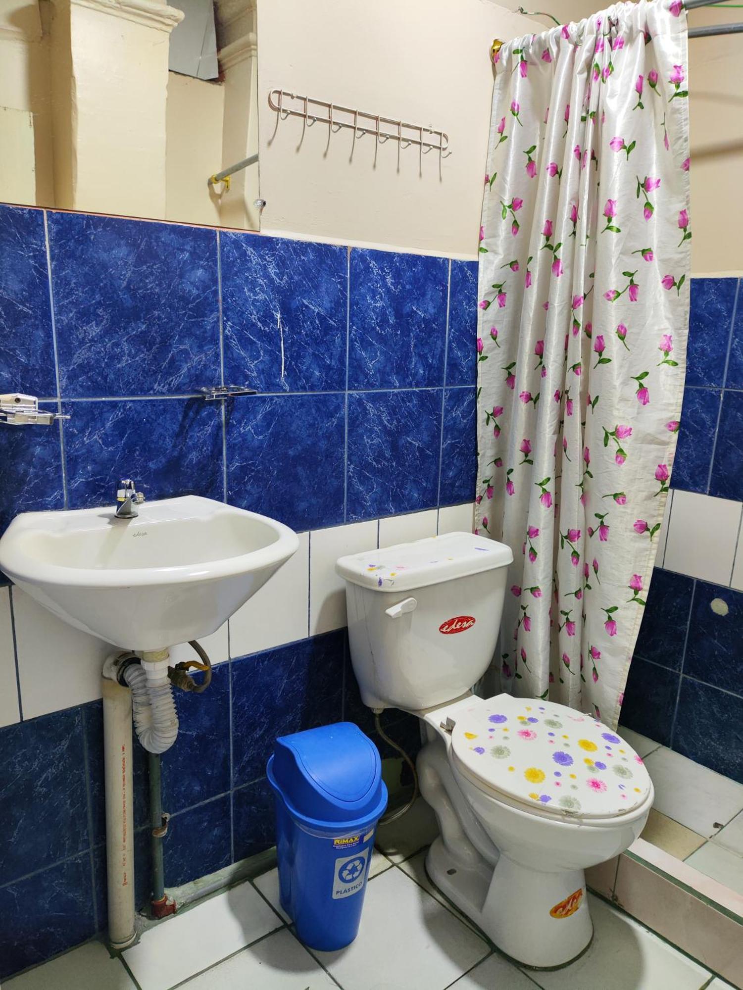 Hostal Latitud Ecuem Quito Exterior photo