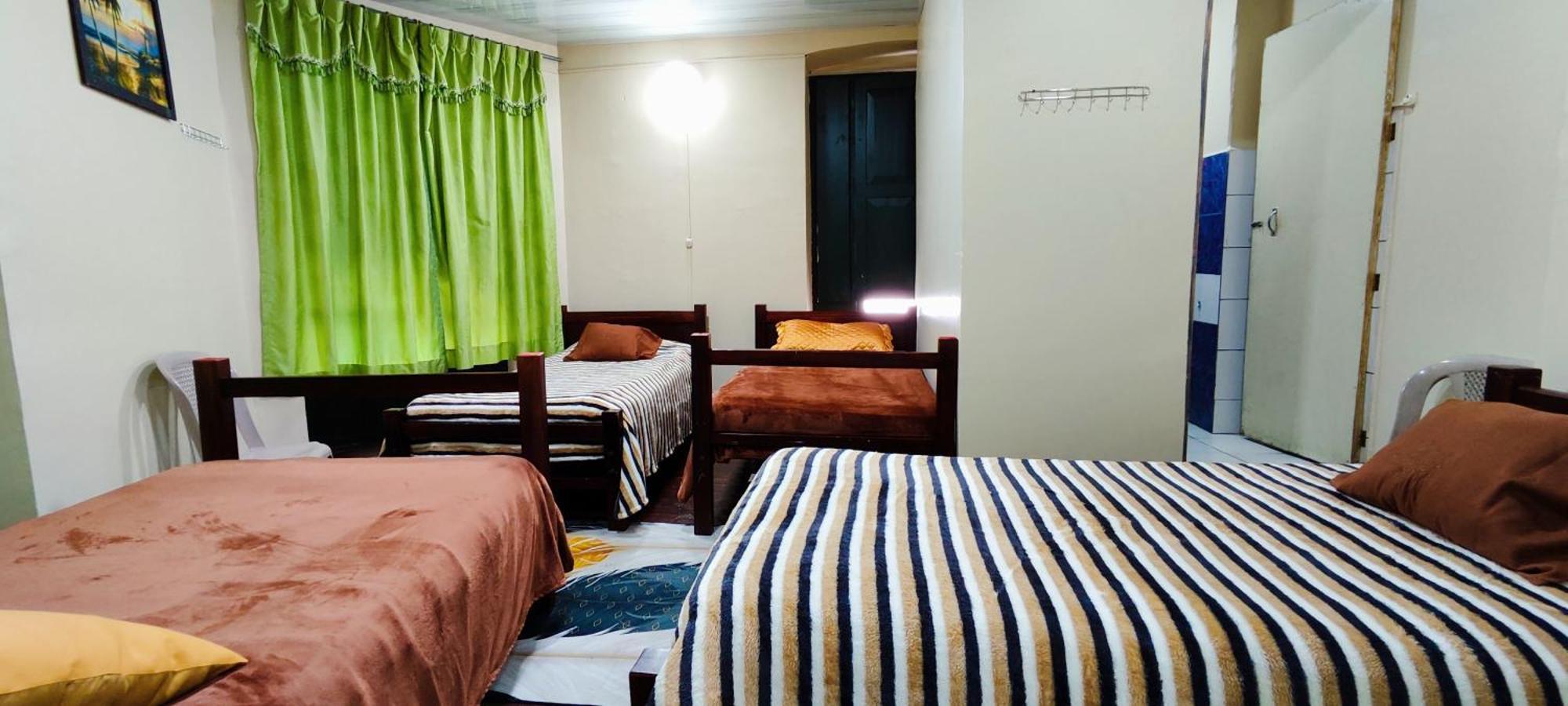 Hostal Latitud Ecuem Quito Exterior photo
